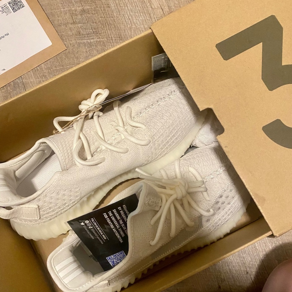 Brand new Yeezy Boost 350 v2 size 8 1/2